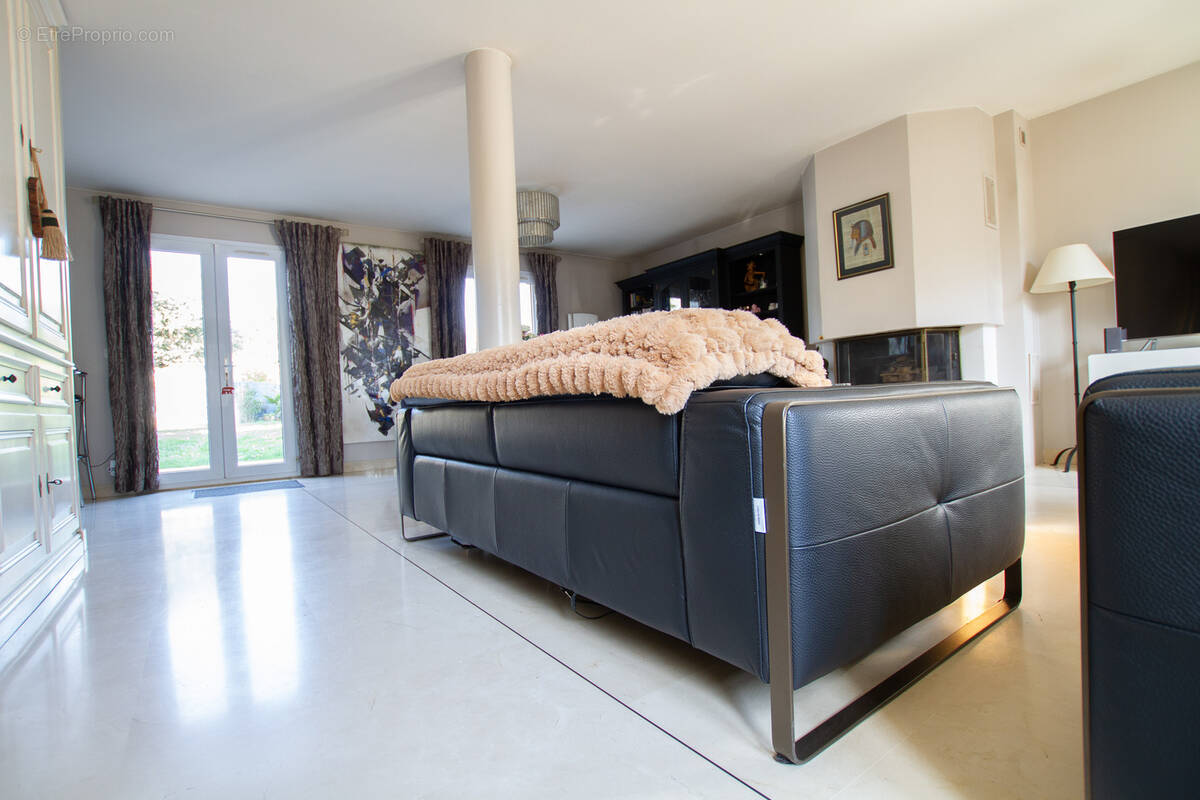 Maison à VILLENEUVE-LE-ROI