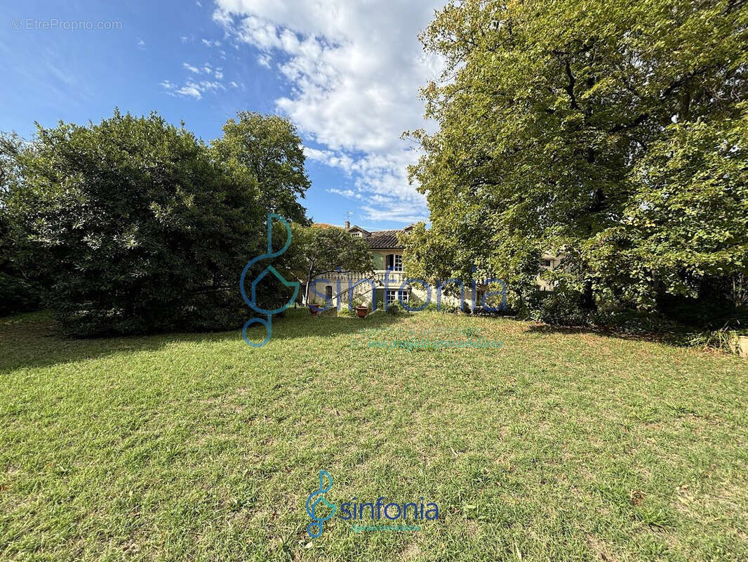 Maison à GALLARGUES-LE-MONTUEUX