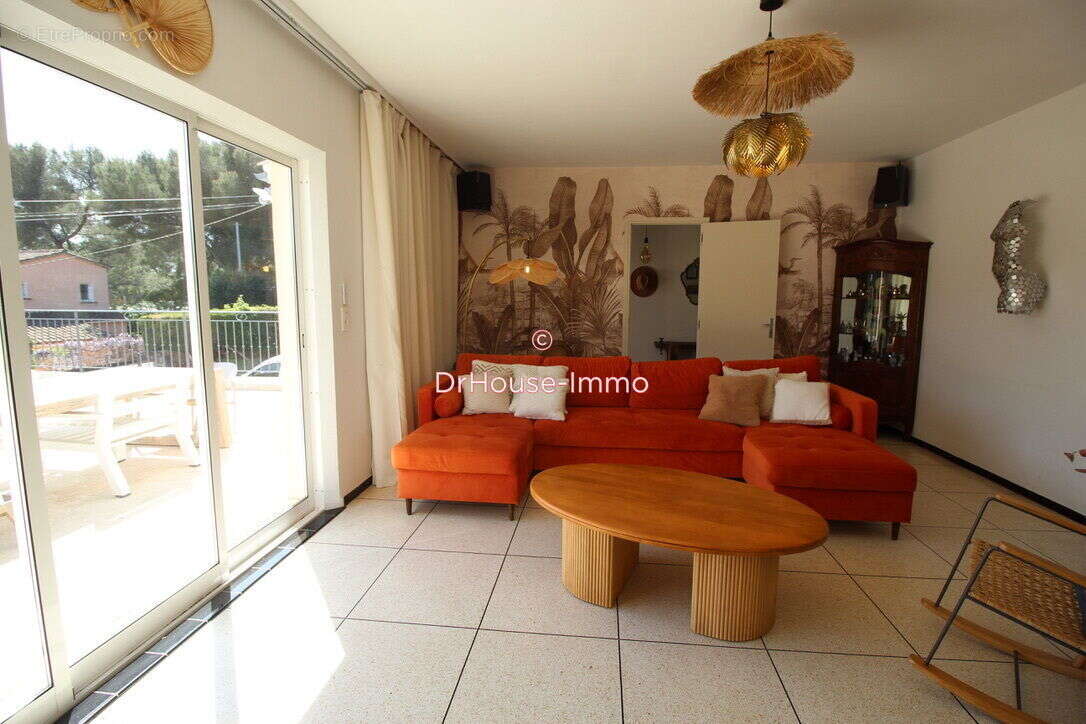 Maison 137 m² à Cavalaire-Sur-Mer  - photo 6