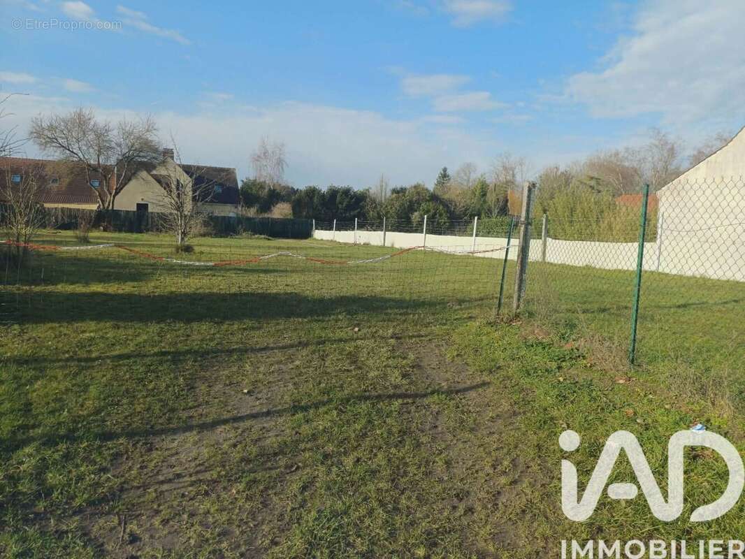Photo 4 - Terrain à BRUYERES-ET-MONTBERAULT