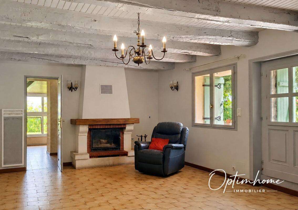 Maison de 223 m² avec vue dominante - photo 7