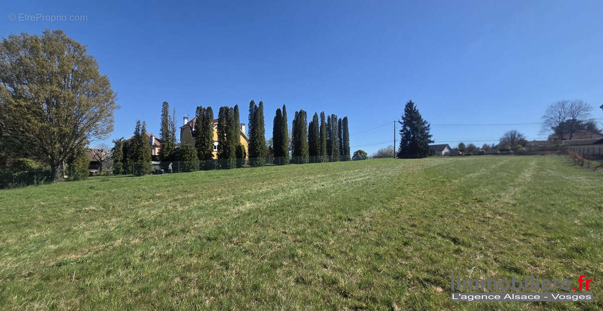 Terrain à ETIVAL-CLAIREFONTAINE