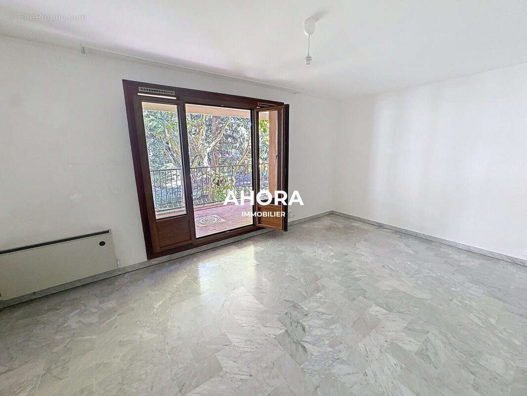 Appartement à MARSEILLE-9E