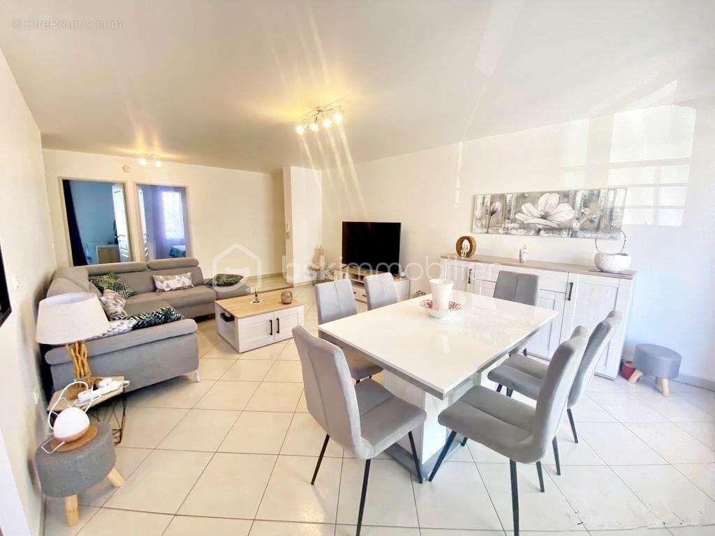 Appartement à HYERES