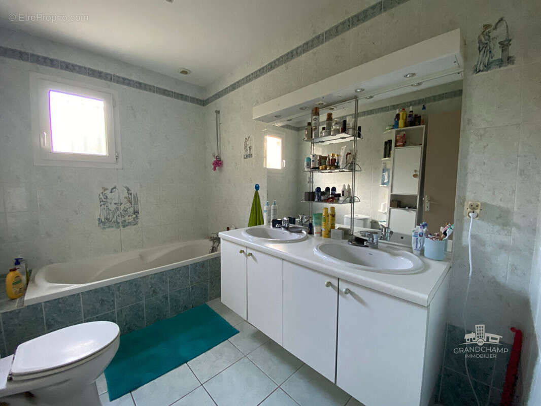 Maison à GRANDCHAMPS-DES-FONTAINES