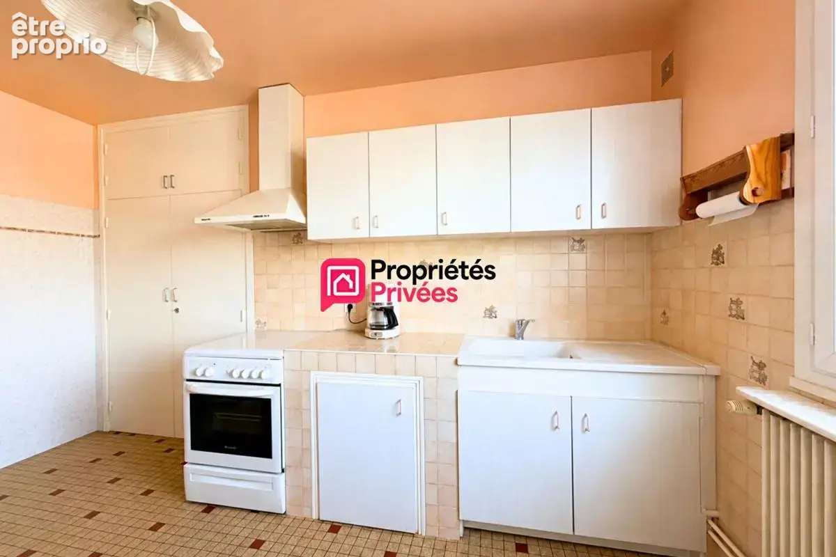 T3 de 63m² avec parking et cave à vendre  quartier Poncillon Marcombes Clermont Ferrand 63000 - photo 2