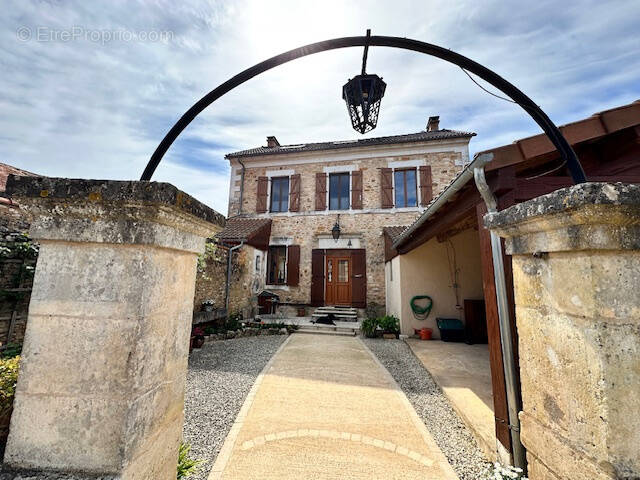 Maison à SAINT-JORY-LAS-BLOUX