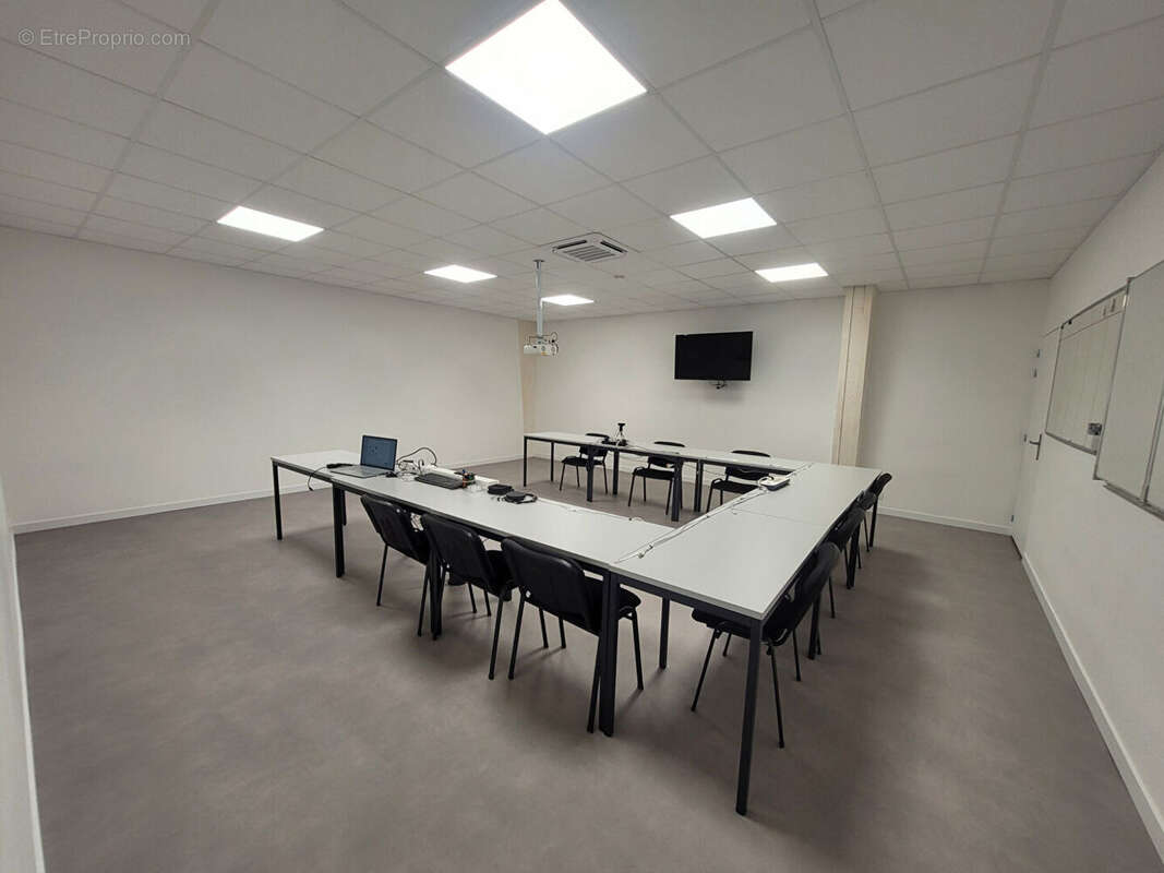 A VENDRE - 448m² - Local d'activité Montaigu Vendee - photo 5