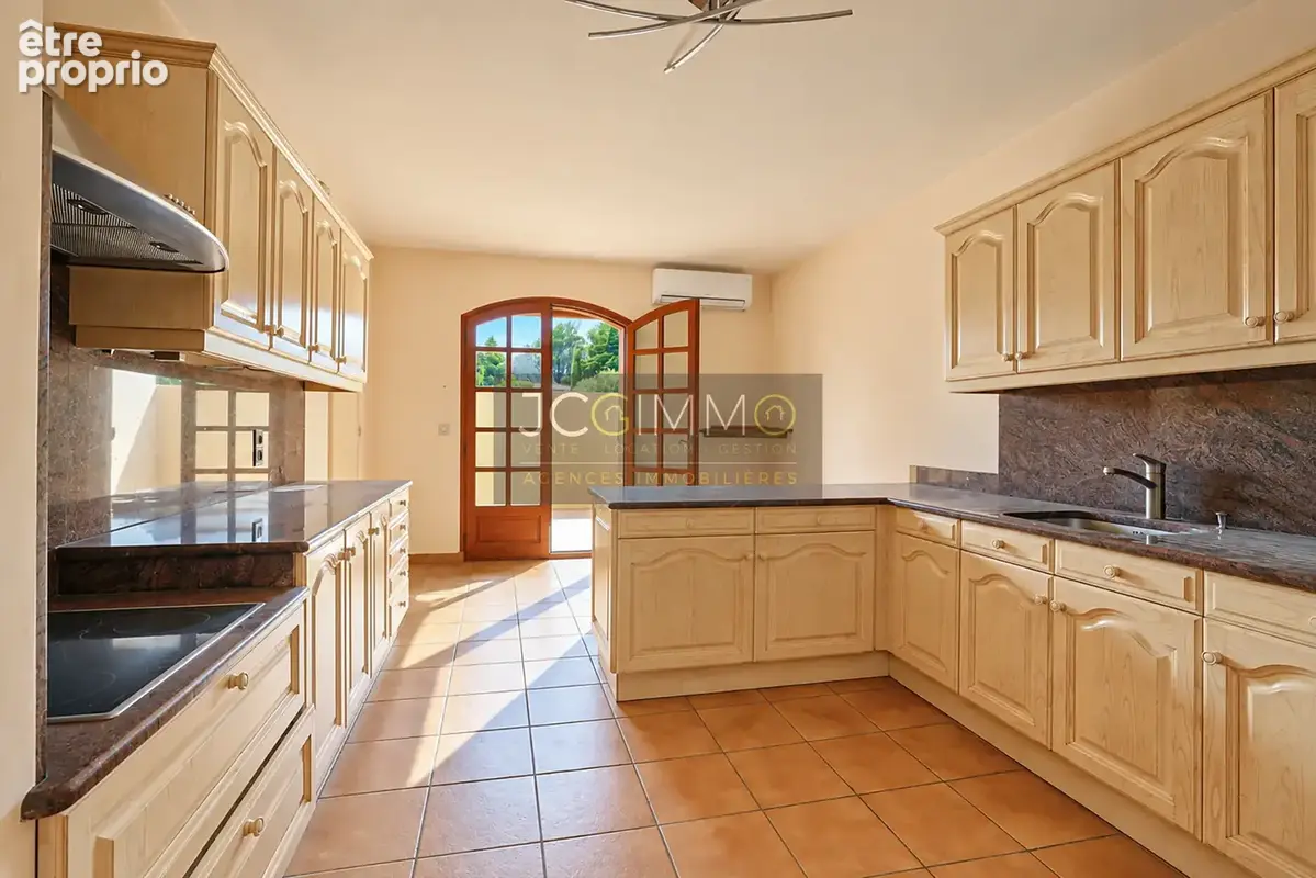 Villa T5 de 210m2 sur un terrain de 813m2 avec T2 indépendant - photo 7