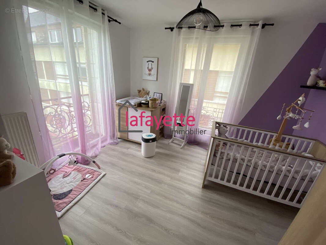 Appartement à GRUCHET-LE-VALASSE