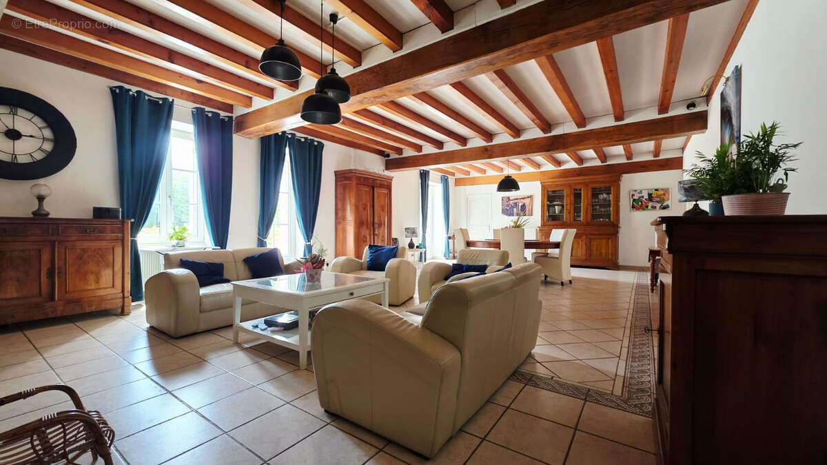 Maison  6 pièce(s) 270 m2 - photo 2