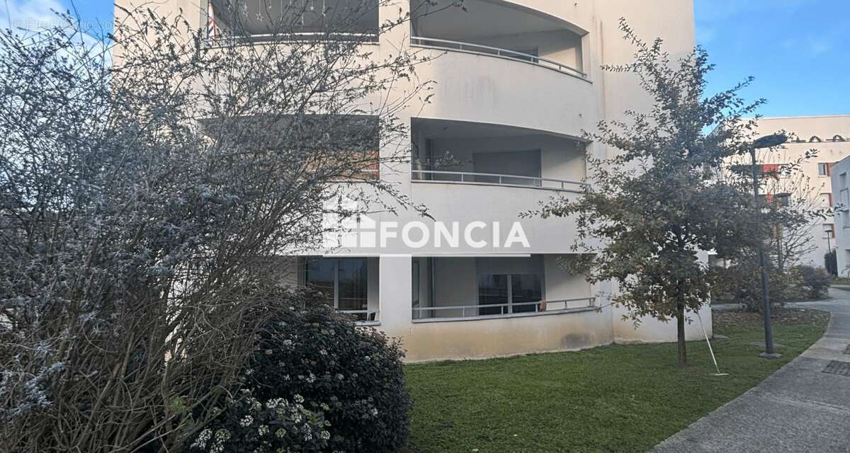 Appartement Deux Pièces avec Place de Parking en sous-sol - photo 2