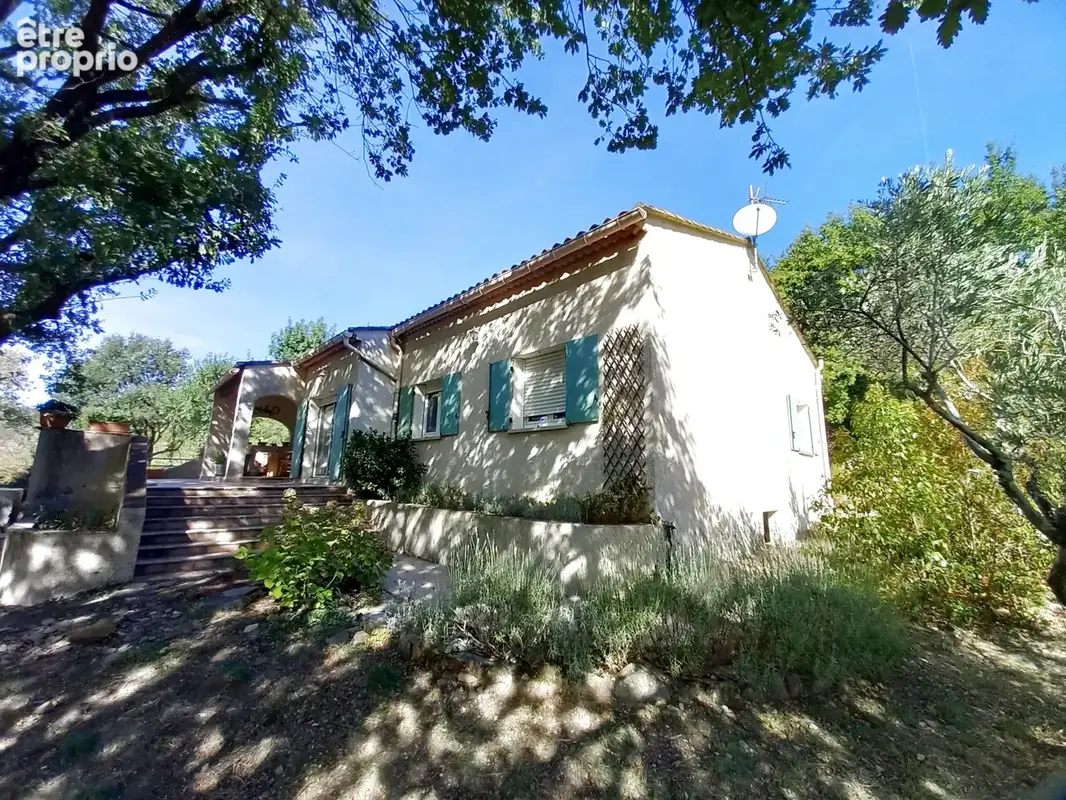 Superbe villa plain pied avec piscine sur 4000M2 arborés. - photo 22