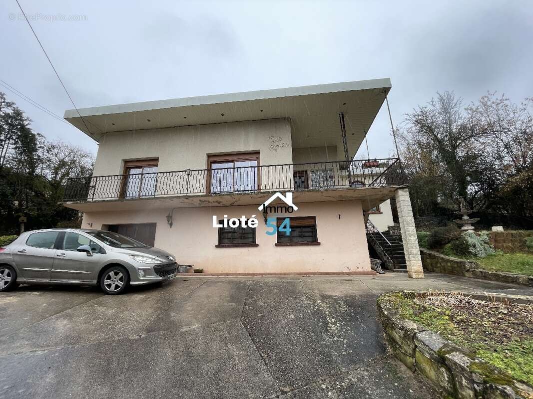 Maison à CREVECHAMPS