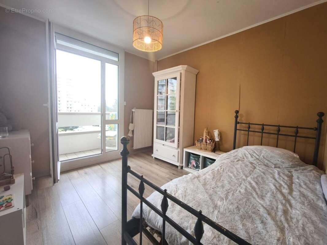 Appartement 74 m² à Saint-Etienne  - photo 7