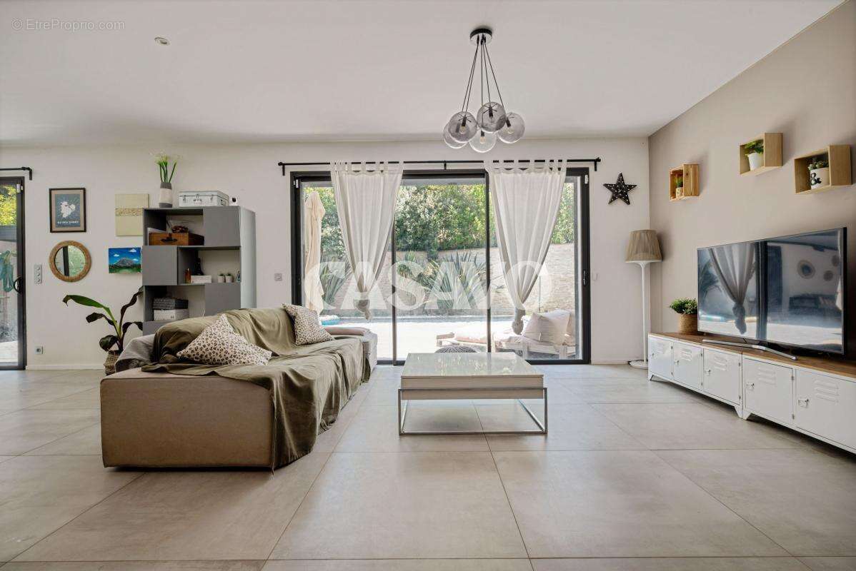 Maison à LE THOLONET