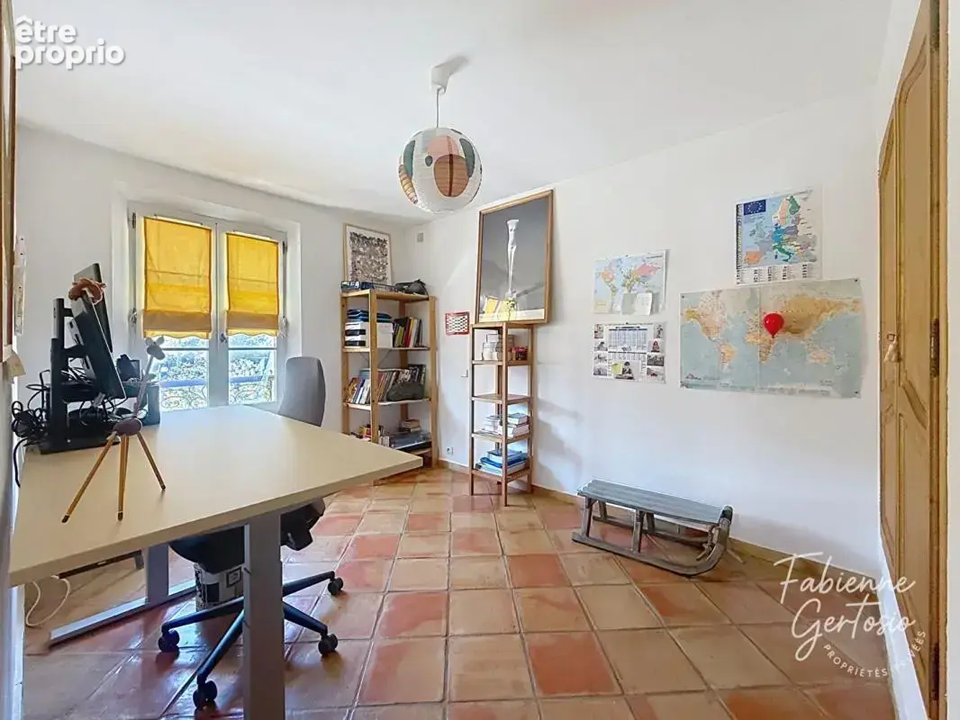 Toulon - Bastide provençale sur terrain de 551m2 - photo 8