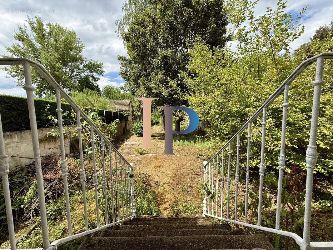Maison au centre de charlieu - photo 6