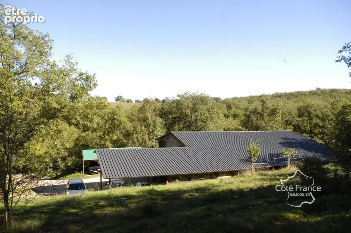 Maison avec belle vue, grand hangar et 4.3 ha terrain - photo 4