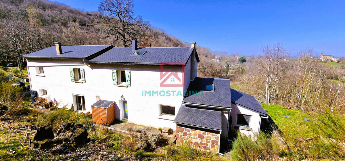 Maison à LAVAL-ROQUECEZIERE