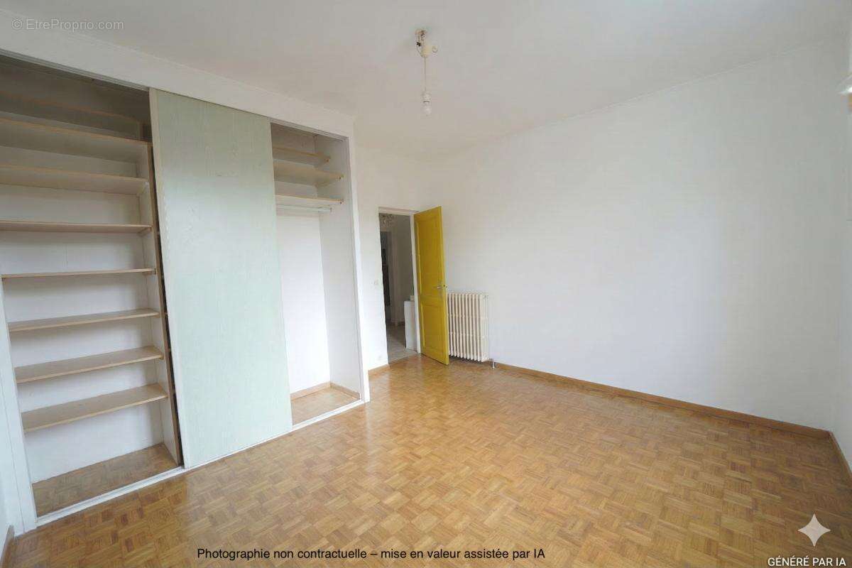 Appartement à CONTES