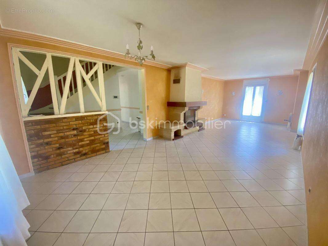Maison avec sous-sol / 6 pièces - photo 3