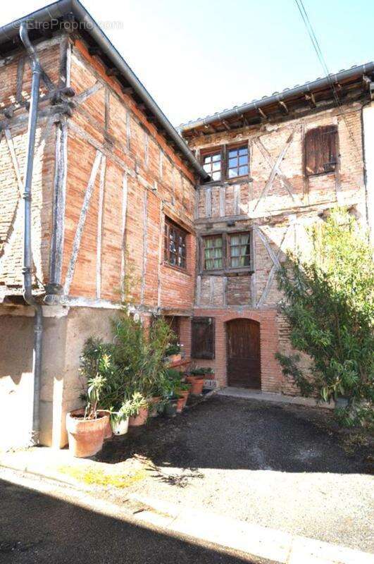 Maison 400 m² à Gaillac  - photo 4