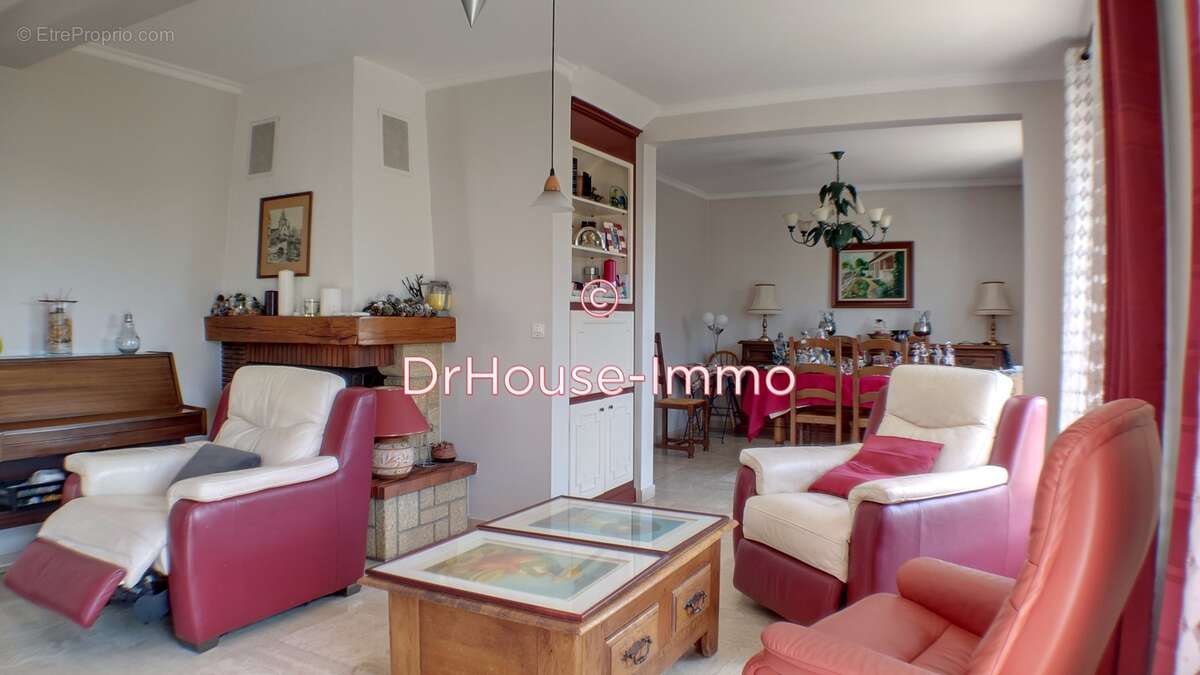 Maison à CONCHES-SUR-GONDOIRE