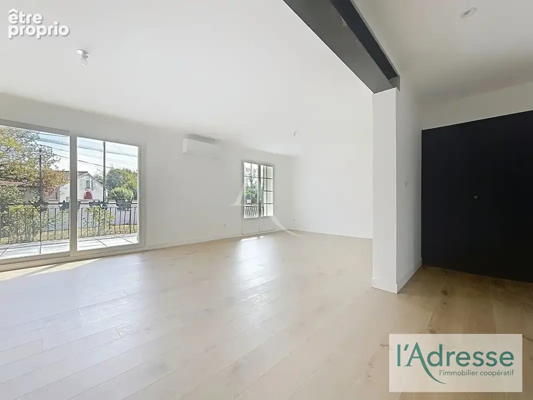 Appartement  4 pièce(s) 133 m2 - photo 2