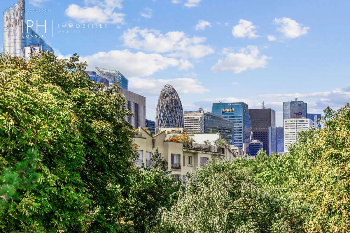 Appartement à NEUILLY-SUR-SEINE