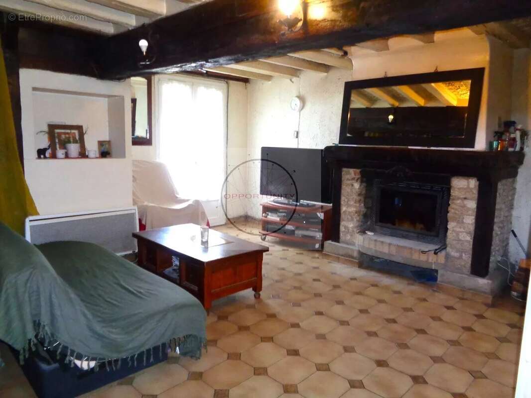 Maison à SAINT-CYR-SUR-MORIN