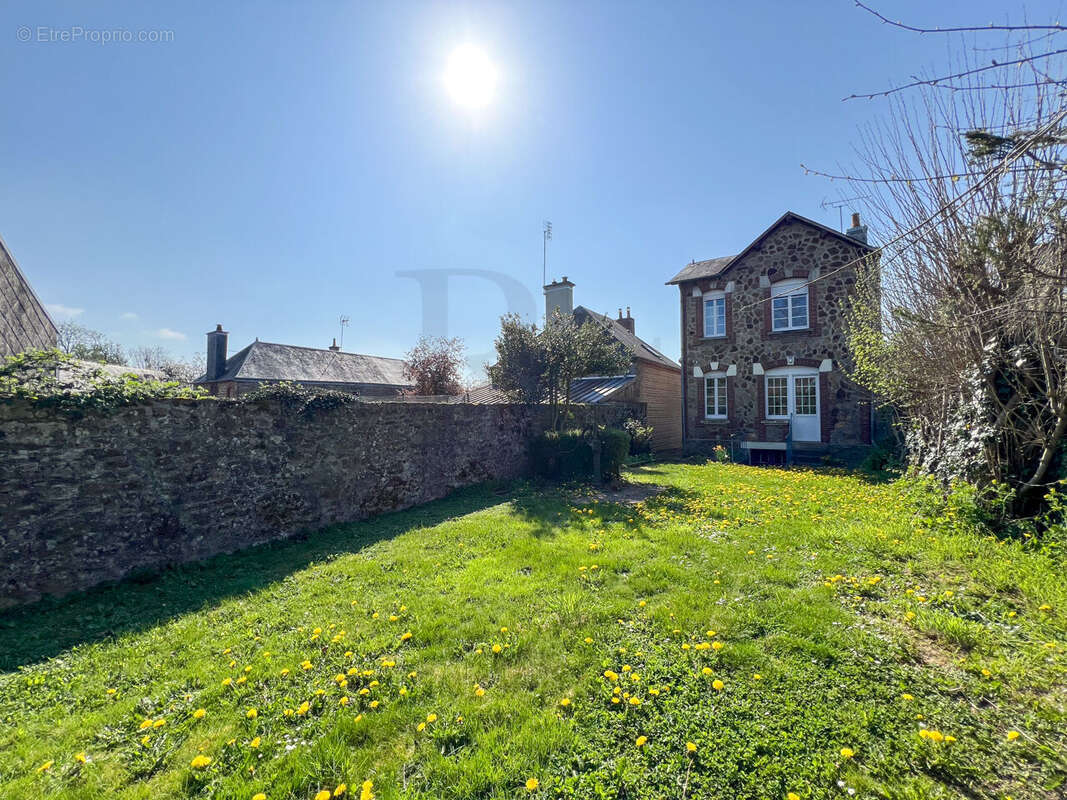 Maison à SAINT-GEORGES-DES-GROSEILLERS