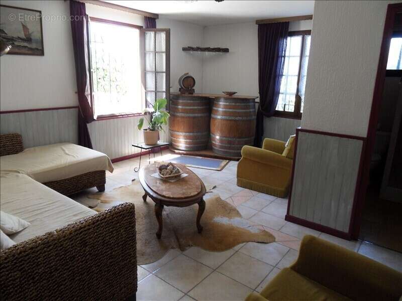 Grande maison familiale avec piscine et appartement - photo 7