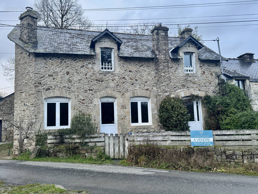 Maison à LIMERZEL