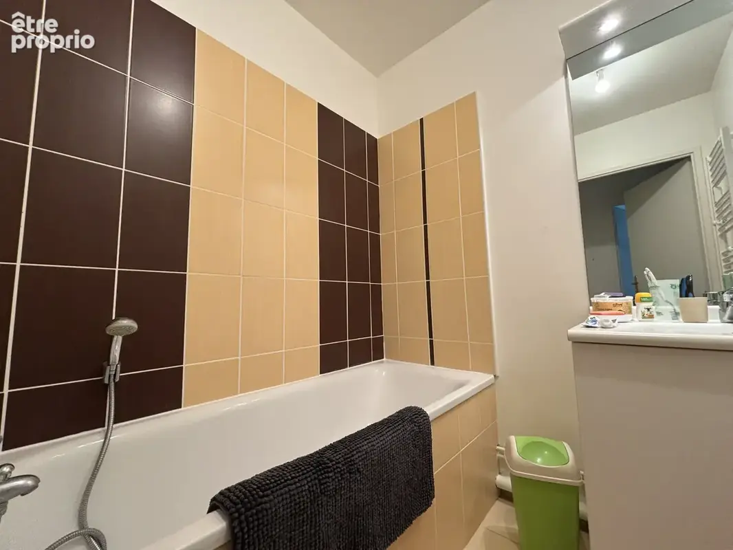 Port-en-bessin-huppain   3 chambres, balcon et 2 stationnements - photo 9