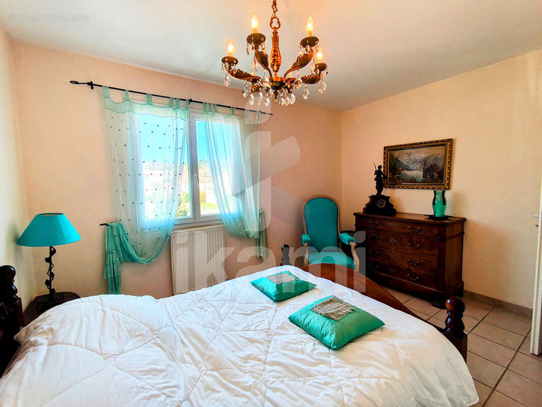 Maison à MOURS-SAINT-EUSEBE