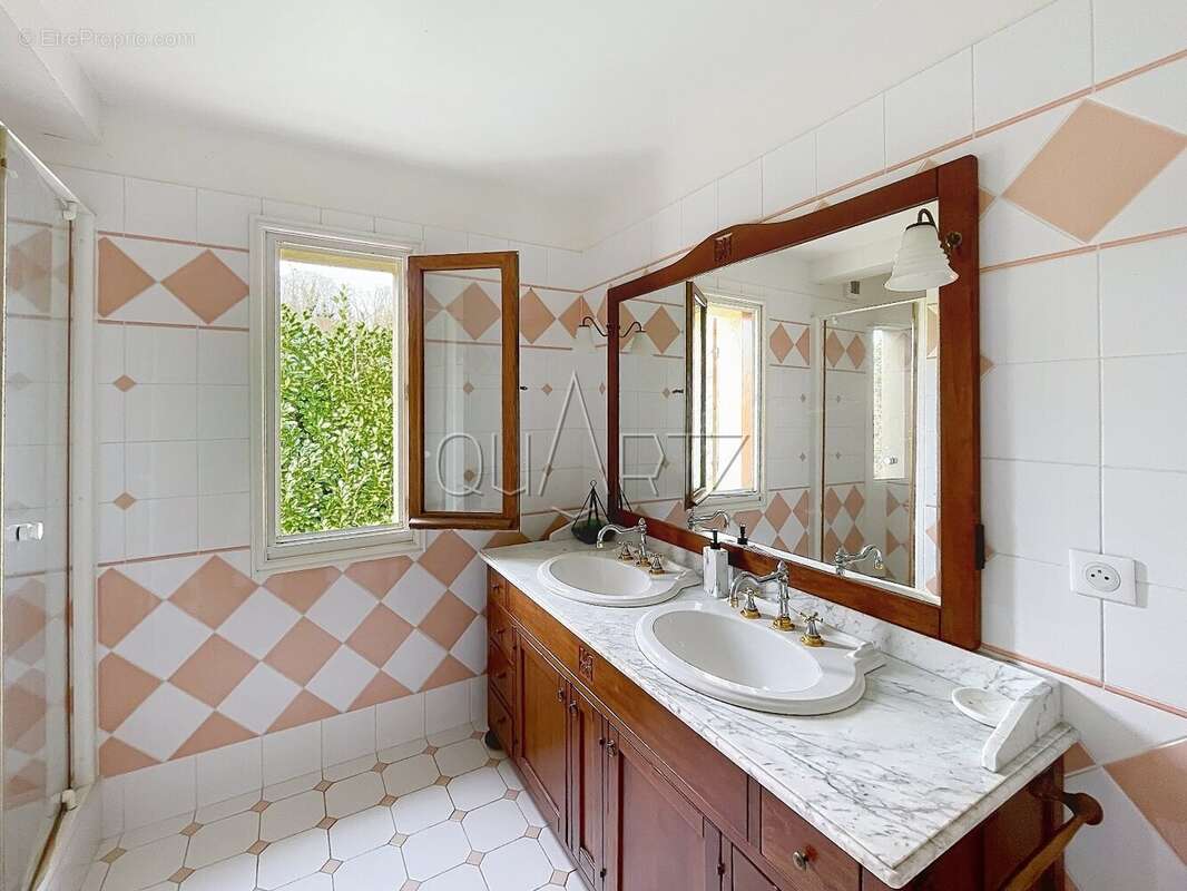 Maison d'architecte à Nesles-la-Vallée - photo 14