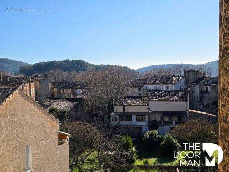 Appartement à SALERNES