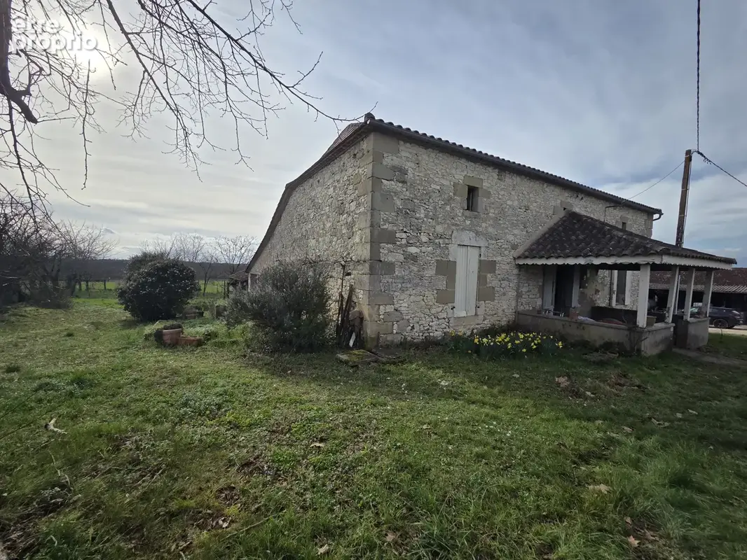 Maison en pierre à rénover   Fort potentiel d’aménagement - photo 11