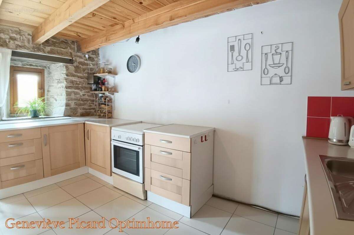 COUP DE CŒUR ASSURÉ À CAMORS : Charmante longère indépendante avec jardin ! - photo 2