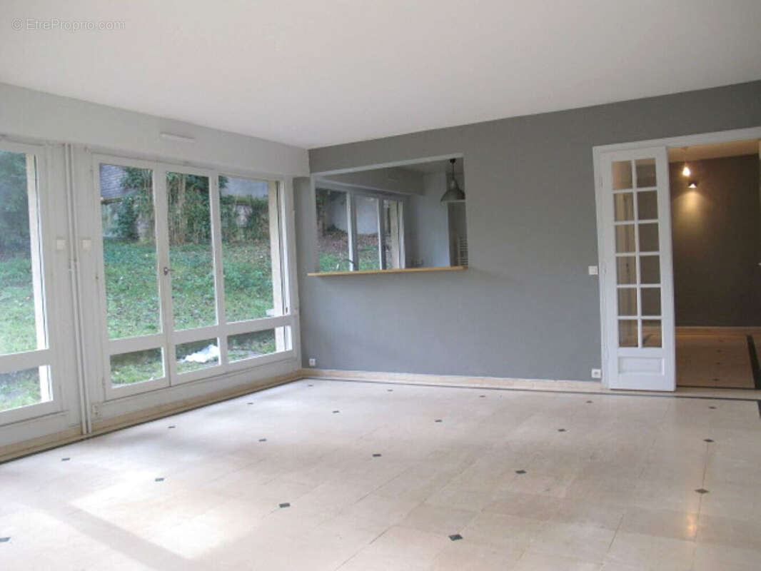 Appartement à NANTERRE