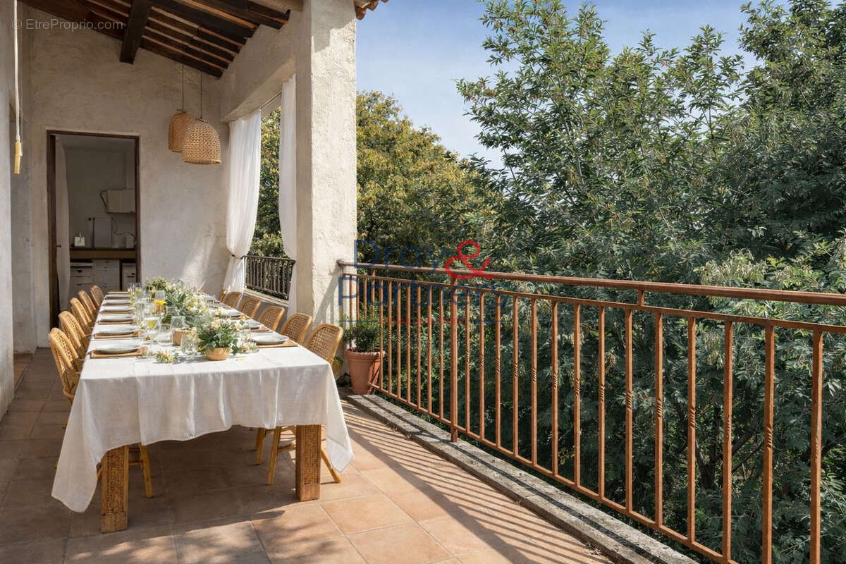 Maison à MANDELIEU-LA-NAPOULE