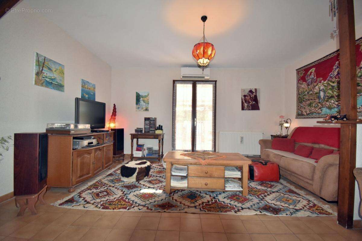 A vendre, Aiglun (04) – Maison individuelle 6 pièces, 5 chambres, jardin, terrasse et garage de 30 m² - photo 7