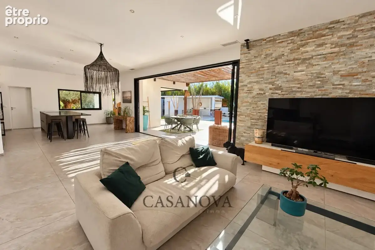 Villa contemporaine avec suite parentale sur piscine, dépendance et jardin paysager à Mireval - photo 10