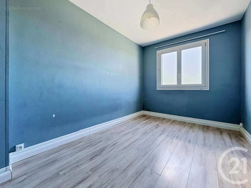 Appartement 62 m² à La Chapelle-Saint-Luc  - photo 5