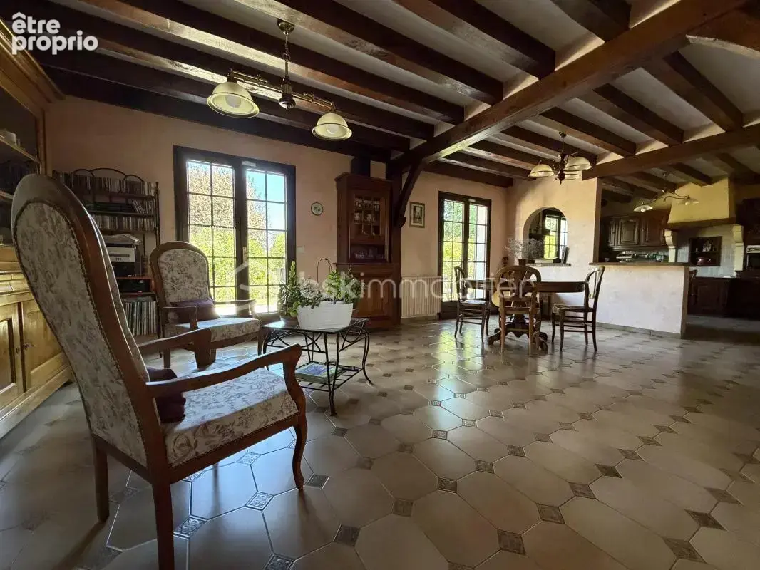 Maison traditionnelle de 146 m2 - terrain 1000 m2 - photo 4