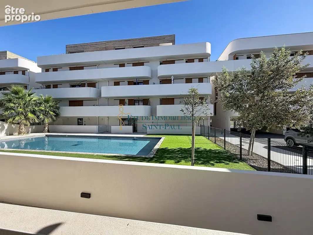 Piscine commune  - Appartement à SERIGNAN