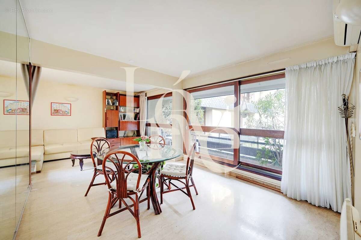 Appartement à PARIS-5E