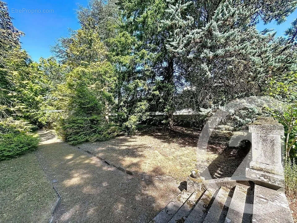 Maison 238 m² à Livry-Sur-Seine  - photo 4