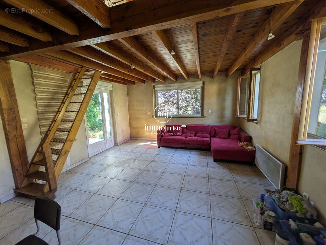 Maison 141 m² à Verneuil-Sur-Vienne  - photo 4
